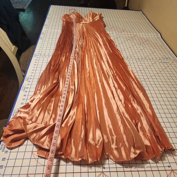 Mac Duggal Pink Plunge Neck Pleated Evening Gown Unattached Straps NWT Size 6 - Picture 2 of 12